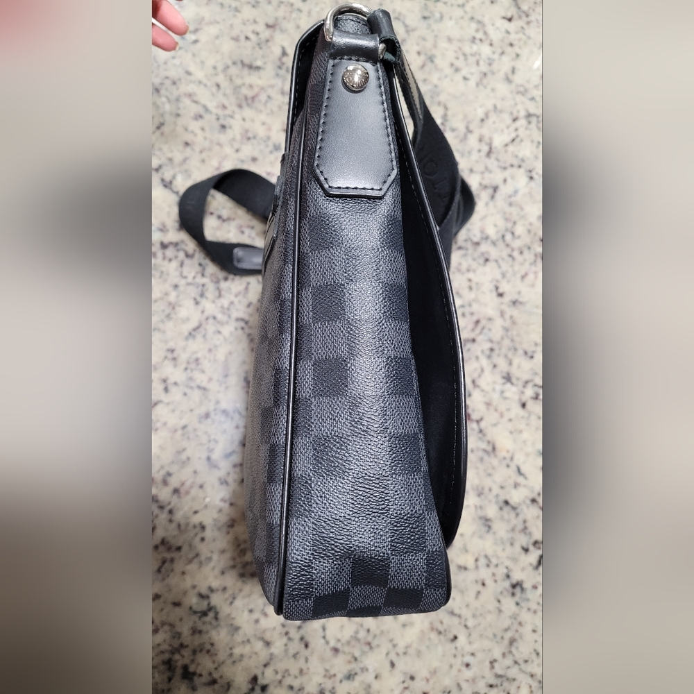 Louis Vuitton Daniel Damier Graphite Black And Grey Messenger Bag - Picture 7 of 12